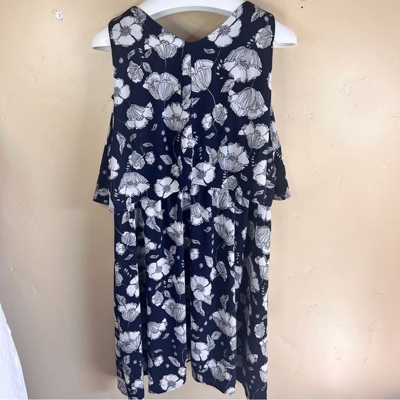B Collection by Bobeau Black Floral‎ Double V Dress Womens Plus Size 3X Career - Picture 2 of 7